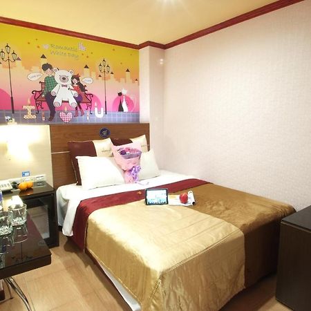 Golden Swallow Hotel Синьчжу Экстерьер фото
