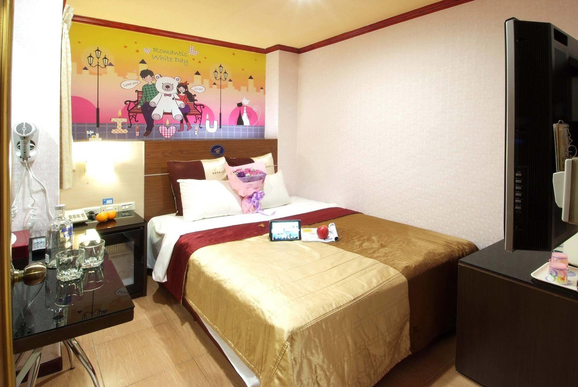 Golden Swallow Hotel Синьчжу Экстерьер фото